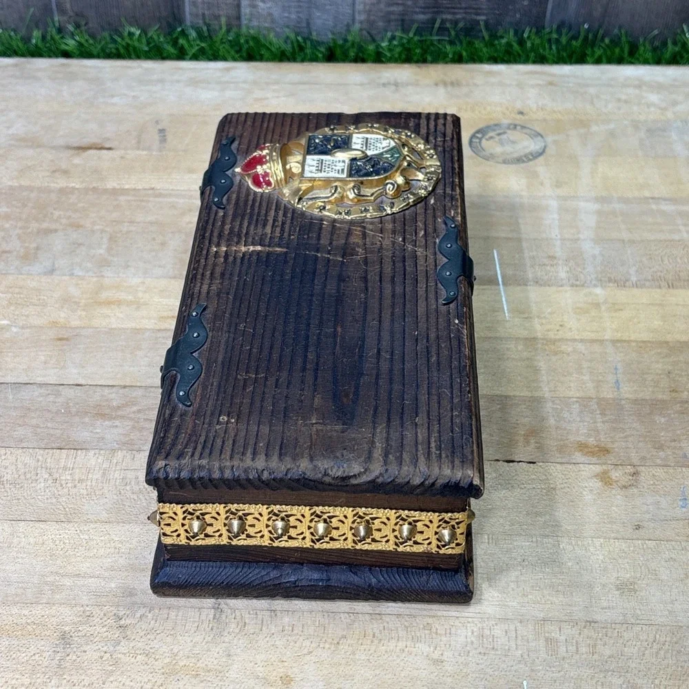 Vintage Wooden Trinket Jewelry Box Crest Gold Tone Decorative Keepsake Chest